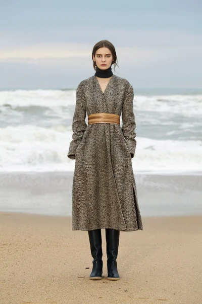 Look 12